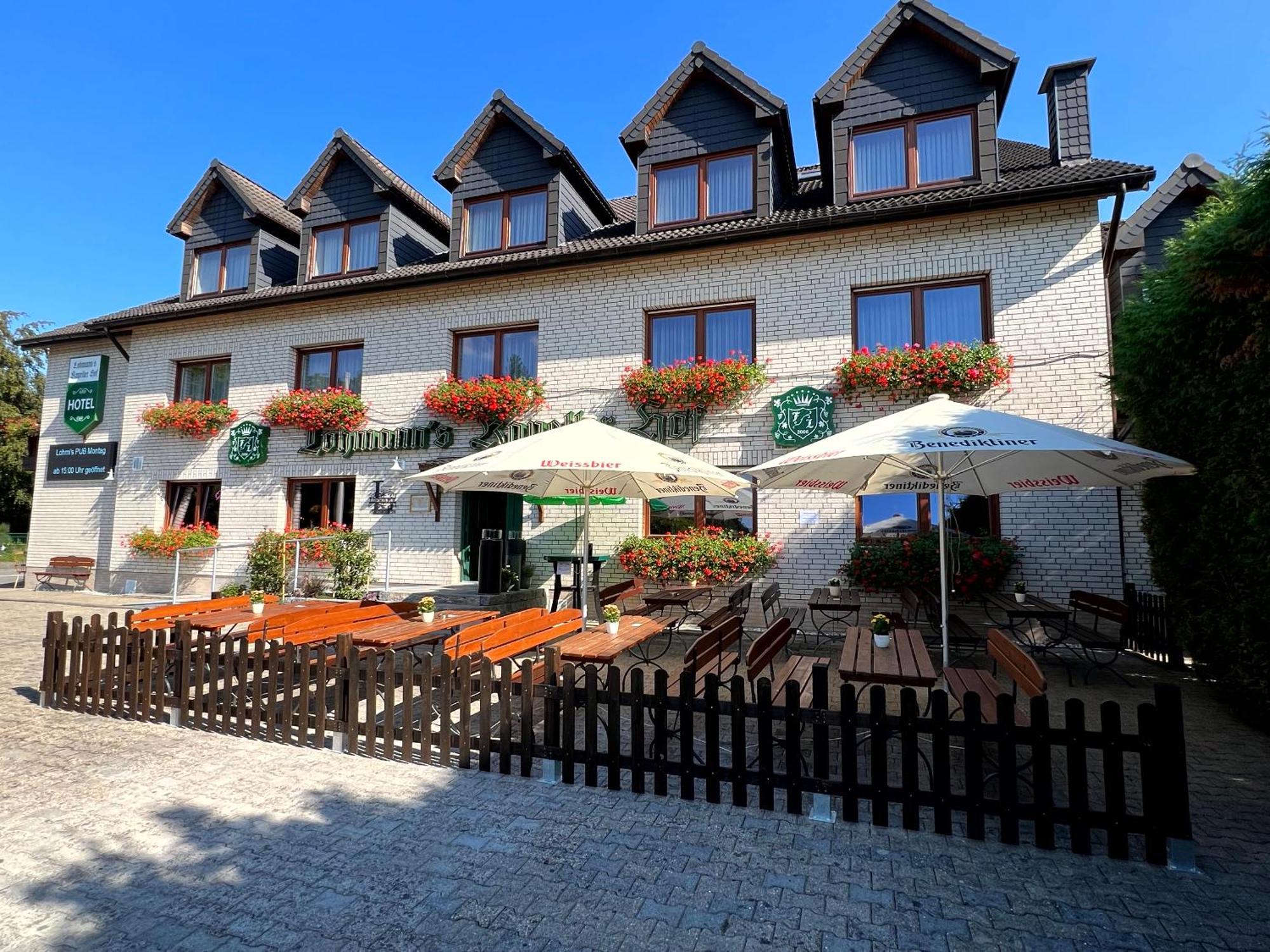 Отель Lohmann'S Kapeller Hof Лангенфельд Экстерьер фото